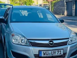 Silber Gebraucht 2008 Opel Astra Innovation Kombi | 2.000 € (Guter Preis)