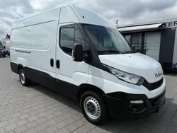 Weiß Gebraucht 2015 Iveco Daily Limousine | 17.255 €