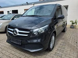 Grau Gebraucht 2022 Mercedes V220 Van / Kleinbus | 39.999 € (Superpreis)