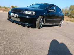 Schwarz Gebraucht 2003 Opel Astra Limousine | 1.900 € (Etwas zu teuer)