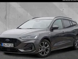 Grau Gebraucht 2024 Ford Focus ST-Line Kombi | 28.960 € (Fairer Preis)