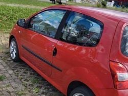 Rot Gebraucht 2009 Renault Twingo Kleinwagen | 2.150 € (Etwas zu teuer)