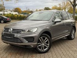 Grau Gebraucht 2017 VW Touareg Terrain Tech SUV | 14.770 €
