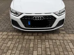 Weiß Gebraucht 2023 Audi A1 Sportback Advanced Kleinwagen | 21.700 € (Fairer Preis)