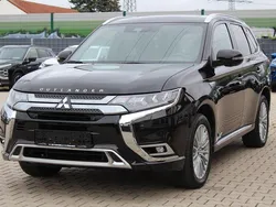Rubinschwarz (m) Gebraucht 2020 Mitsubishi Outlander P-HEV Top SUV | 20.990 € (Fairer Preis)