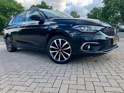 Blau Gebraucht 2017 Fiat Tipo Lounge Limousine | 9.999 € (Guter Preis)