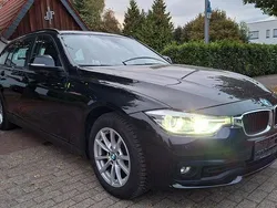 Schwarz Gebraucht 2016 BMW 318 Sport Line Kombi | 15.999 € (Fairer Preis)