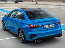 Blau Gebraucht 2023 Audi S3 Sport Limousine | 38.900 € (Guter Preis)