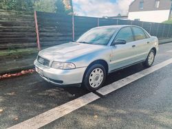 Silber Gebraucht 1996 Audi A4 Limousine | 1.000 € (Guter Preis)