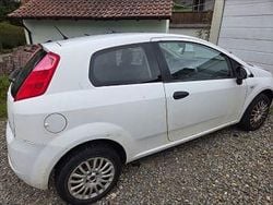 Weiß Gebraucht 2009 Fiat Punto Kleinwagen | 700 € (Guter Preis)