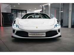 Bianco cervino (weiss) Gebraucht 2022 Ferrari F8 Coupé | 306.900 €