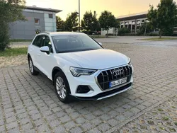 Weiß Gebraucht 2019 Audi Q3 Ambiente SUV | 27.500 € (Fairer Preis)