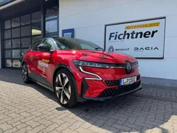 Dezirrot Gebraucht 2023 Renault Mégane Techno Kleinwagen | 27.990 €