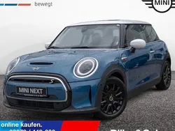 Island blue Gebraucht 2023 Mini Cooper SE Classic Kleinwagen | 19.900 € (Guter Preis)