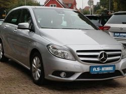 Silber Gebraucht 2012 Mercedes B180 Van / Kleinbus | 10.900 € (Fairer Preis)