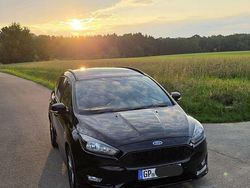 Schwarz Gebraucht 2018 Ford Focus ST-Line Limousine | 10.500 € (Guter Preis)