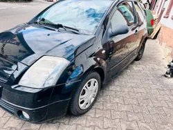 Schwarz Gebraucht 2007 Citroën C2 Kleinwagen | 350 €