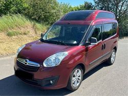 Rot Gebraucht 2013 Opel Combo Van / Kleinbus | 8.500 € (Etwas zu teuer)