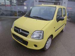 Gelb Gebraucht 2005 Opel Agila Basis Kleinwagen | 2.400 €