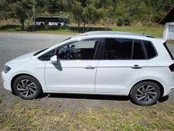 Weiß Gebraucht 2016 VW Golf Sportsvan Highline Van / Kleinbus | 14.500 € (Fairer Preis)