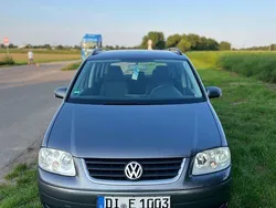 Grau Gebraucht 2004 VW Touran Van / Kleinbus | 2.200 € (Guter Preis)