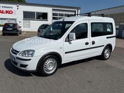 Weiß Gebraucht 2009 Opel Combo Edition Van / Kleinbus | 3.990 € (Etwas zu teuer)