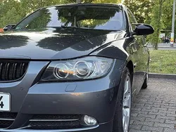 Grau Gebraucht 2008 BMW 330 Sport Line Limousine | 9.000 €