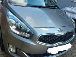 Grau Gebraucht 2015 Kia Carens Spirit Van / Kleinbus | 10.600 € (Etwas zu teuer)