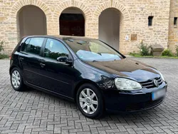 Schwarz Gebraucht 2004 VW Golf V Kleinwagen | 2.399 € (Teuer)