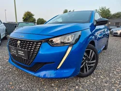 Blau Gebraucht 2022 Peugeot 208 Allure Kleinwagen | 11.990 € (Guter Preis)