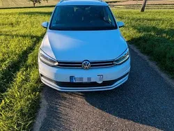 Weiß Gebraucht 2018 VW Touran Sound Van / Kleinbus | 13.750 € (Fairer Preis)