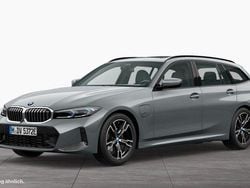 Grau Gebraucht 2022 BMW 330e M Sport Kombi | 39.911 € (Fairer Preis)