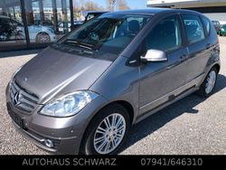 Grau Gebraucht 2011 Mercedes A180 Elegance Limousine | 11.350 €