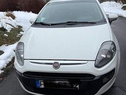 Weiß Gebraucht 2011 Fiat Punto Kleinwagen | 2.000 € (Fairer Preis)