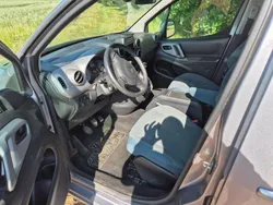Silber Gebraucht 2017 Citroën Berlingo Van / Kleinbus | 9.000 €