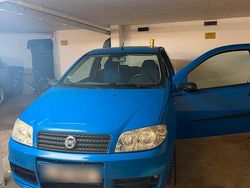 Blau Gebraucht 2004 Fiat Punto Kleinwagen | 1.500 €