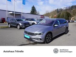 Silber Gebraucht 2021 VW Passat Elegance Kombi | 27.980 € (Teuer)