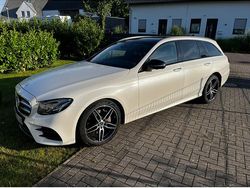 Weiß Gebraucht 2017 Mercedes E220 AMG line Kombi | 27.450 € (Etwas zu teuer)
