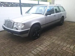 Silber Gebraucht 1988 Mercedes E300 Kombi | 7.500 €
