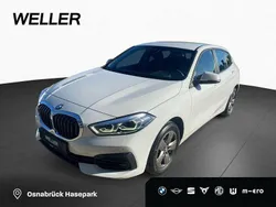 Alpinweiss (weiß) Gebraucht 2022 BMW 118 Advantage Kleinwagen | 16.990 € (Superpreis)