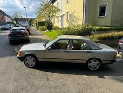 Beige Gebraucht 1985 Mercedes 190 Limousine | 9.990 €