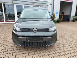 Grau Gebraucht 2021 VW Caddy Basis Van / Kleinbus | 22.690 € (Fairer Preis)
