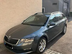Grau Gebraucht 2018 Skoda Octavia Clever Kombi | 12.200 € (Guter Preis)
