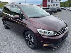 Rot Gebraucht 2019 VW Touran Highline Van / Kleinbus | 20.099 € (Fairer Preis)