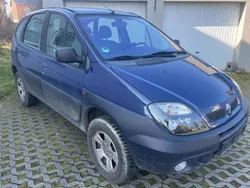 Blau Gebraucht 2001 Renault Scénic Van / Kleinbus | 1.691 € (Guter Preis)