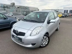 Silber Gebraucht 2006 Toyota Yaris Limousine | 3.500 € (Etwas zu teuer)