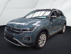 Blau Gebraucht 2024 VW T-Roc Style SUV | 29.440 € (Fairer Preis)