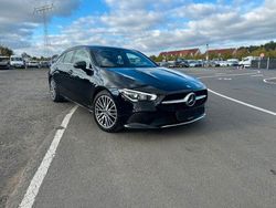 Schwarz Gebraucht 2021 Mercedes CLA200 Shooting Brake Kombi | 15.699 € (Fairer Preis)