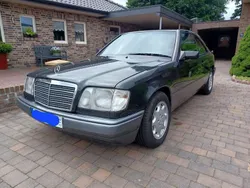 Schwarz Gebraucht 1994 Mercedes E220 Coupé | 11.950 €