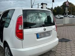 Weiß Gebraucht 2010 Skoda Roomster Van / Kleinbus | 2.800 € (Guter Preis)